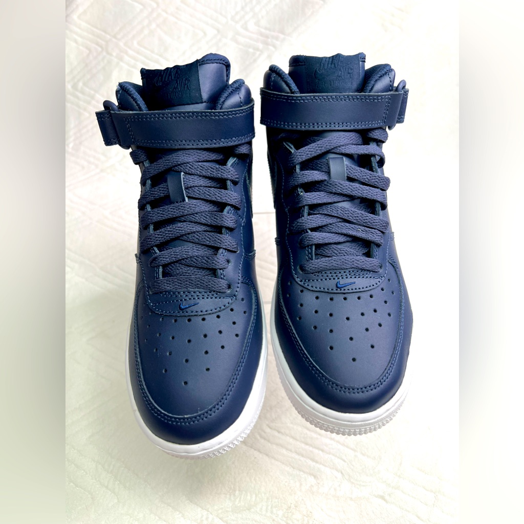 15: Nike Air Force 1 Mid (Gs) Navy (Size 4y)